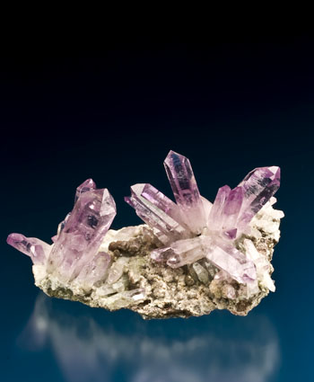 Amethyst Las Vigas Mexico small cabinet
