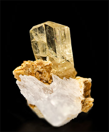 winchite and sodalite Kokscha valley Pakistan